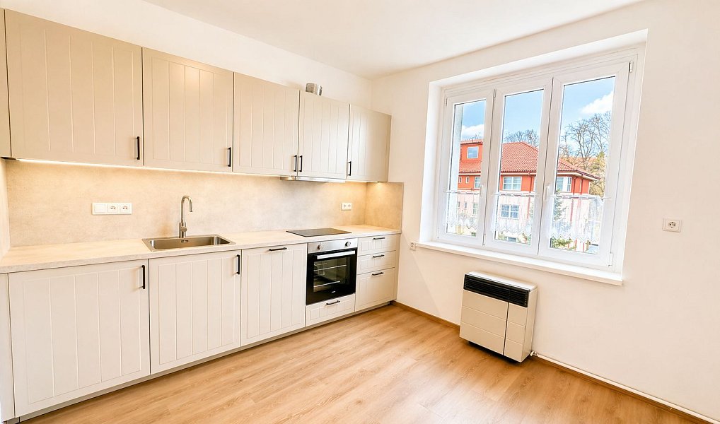 Prodej bytu 2+1 63 m², Cheb – náhled fotky 2