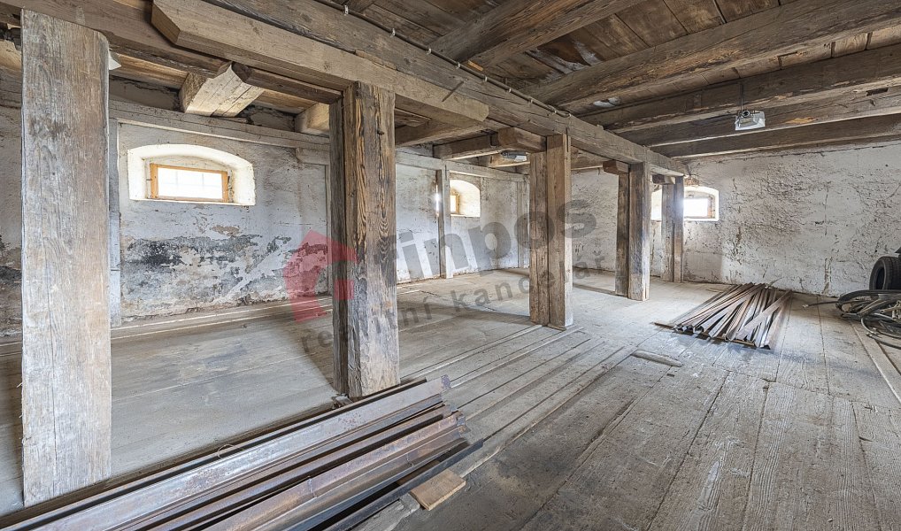 Prodej domu 256 m² s pozemkem 147 m², Louňovice pod Blaníkem – náhled fotky 2