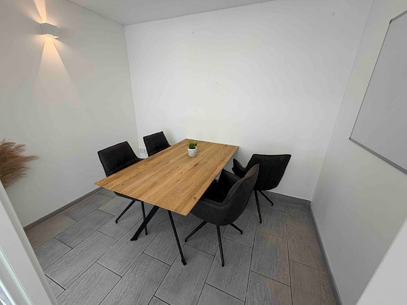 Pronájem kanceláře 60 m² – fotografie 4