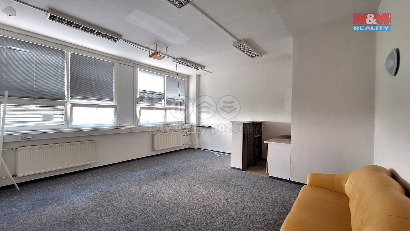 Pronájem obchodních prostor 199 m² — photo 3