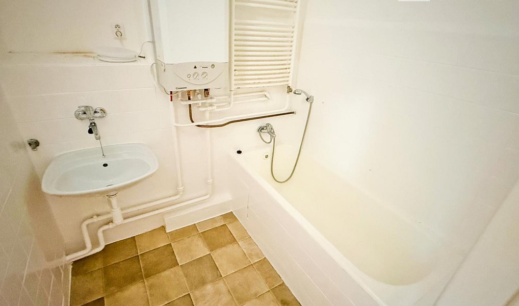 Pronájem bytu 2+1 60 m², Rožnov pod Radhoštěm – náhled fotky 11