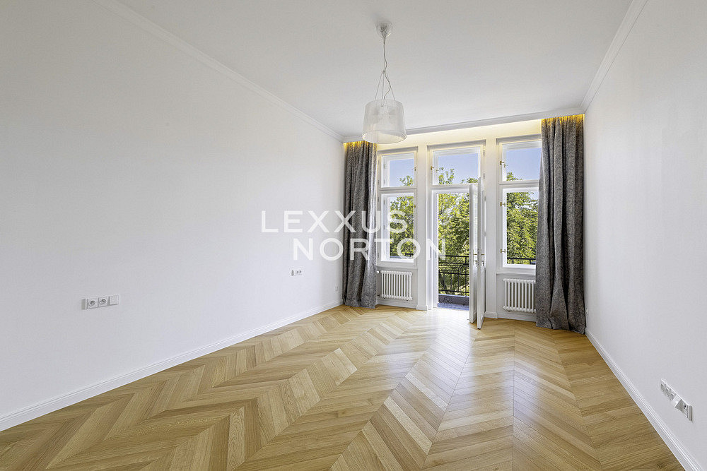 Pronájem bytu 4+1 143 m² — photo 2