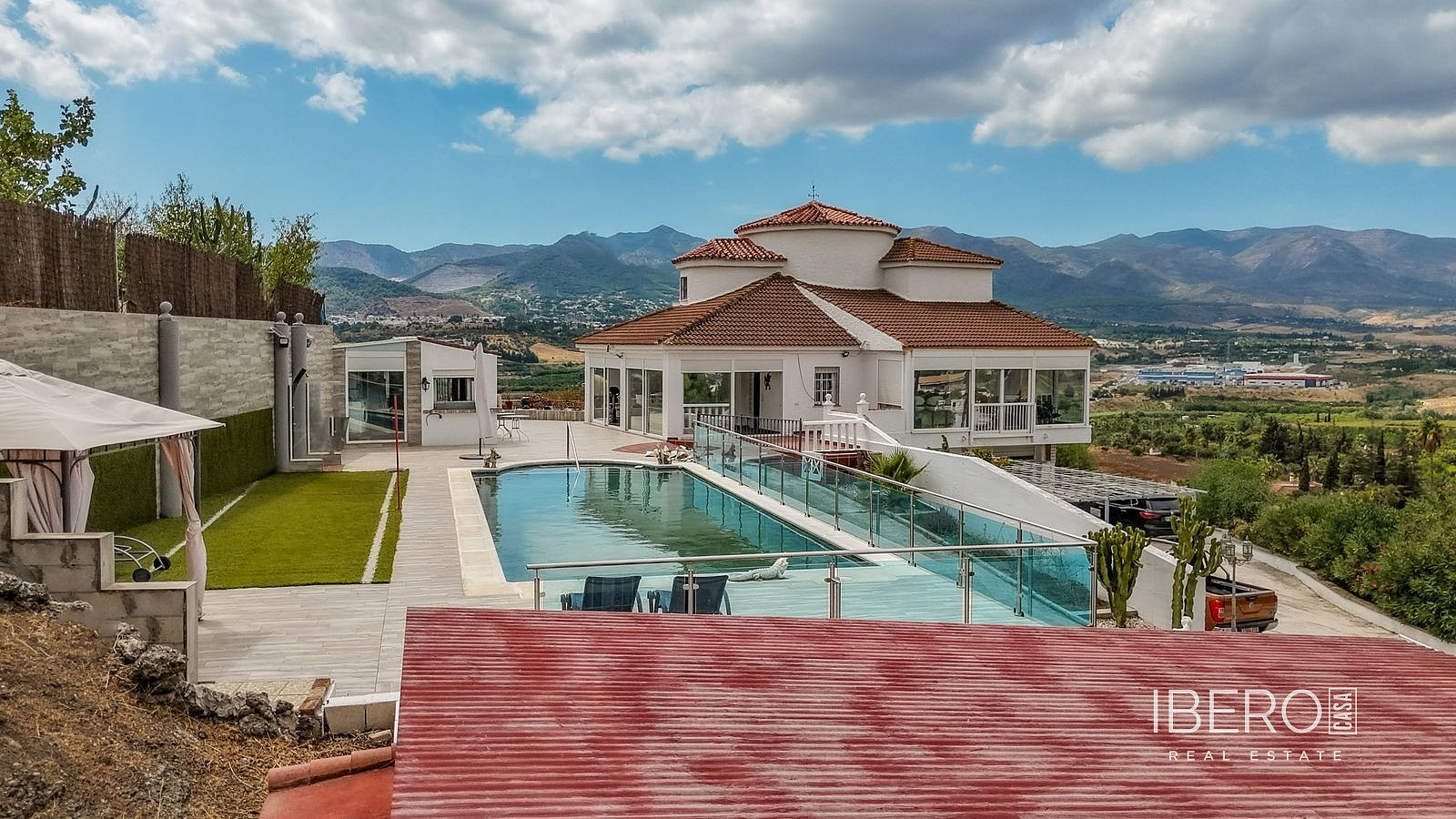 Prodej domu 435 m² s pozemkem 5 748 m²