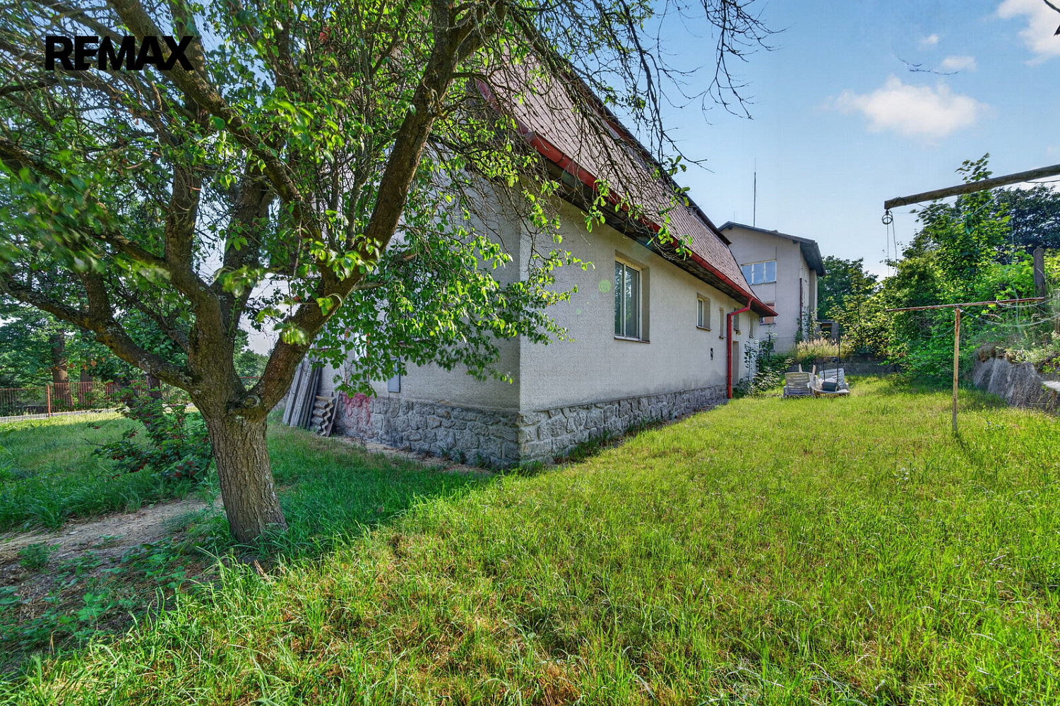 Prodej domu 198 m² s pozemkem 566 m² – fotografie 2