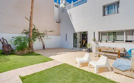 Prodej domu 298 m² s pozemkem 104 m²