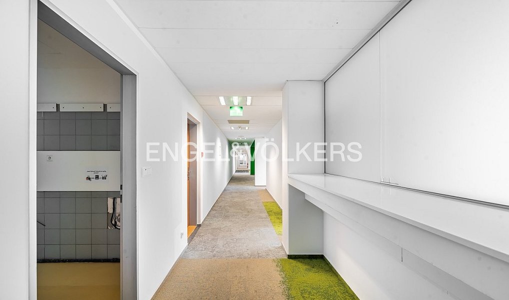 Pronájem kanceláře 883 m², Praha – náhled fotky 11