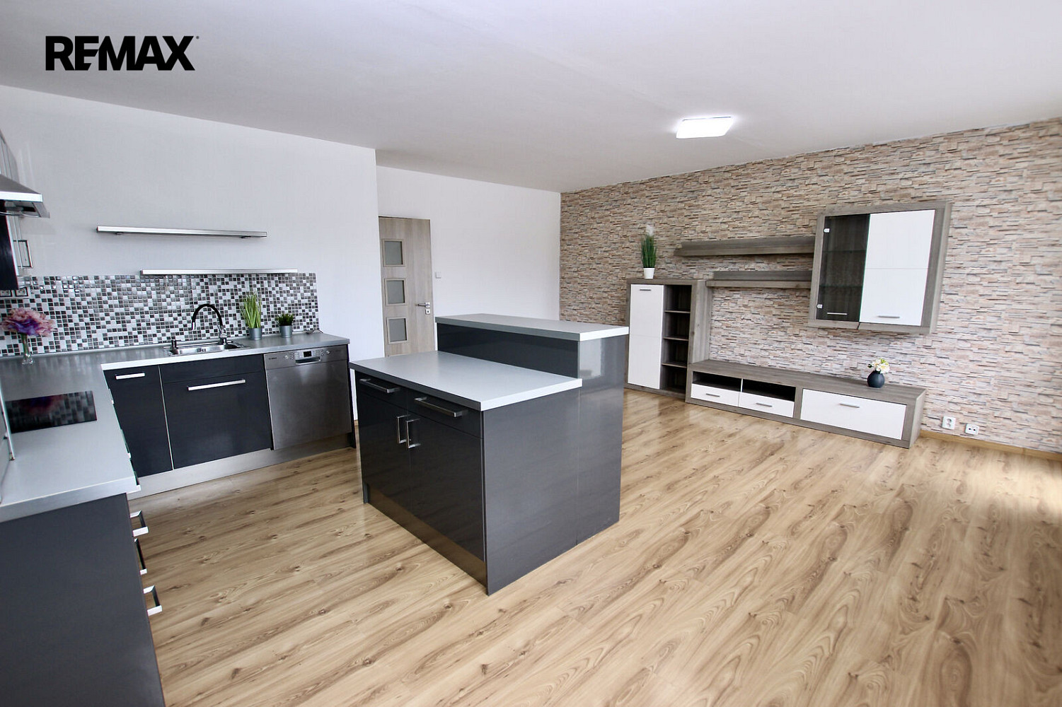 Pronájem bytu 3+kk 64 m²