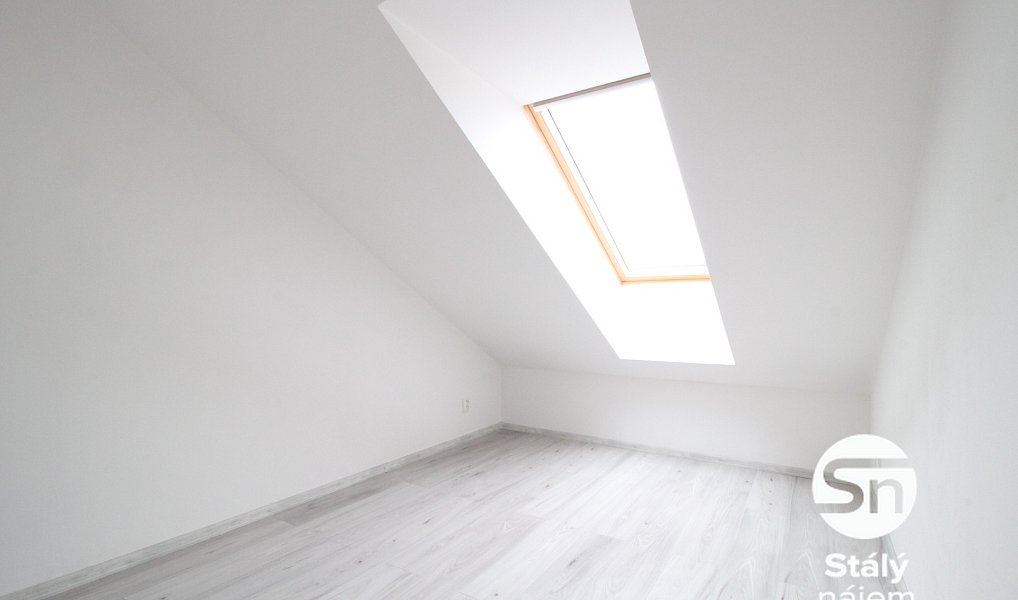 Pronájem bytu 3+kk 78 m², Milovice – náhled fotky 2