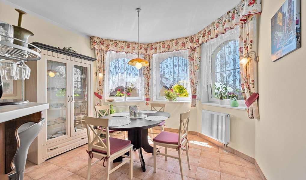 Prodej domu 340 m² s pozemkem 1 147 m², Tábor – náhled fotky 15