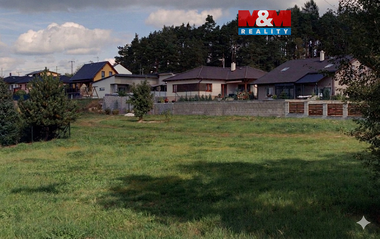 Prodej pole 1 866 m²