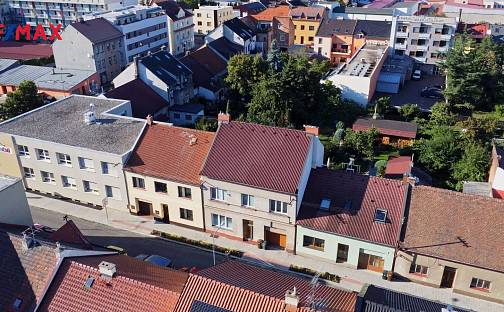 Prodej domu 339 m² s pozemkem 427 m², Boženy Němcové, Pardubice - Zelené Předměstí