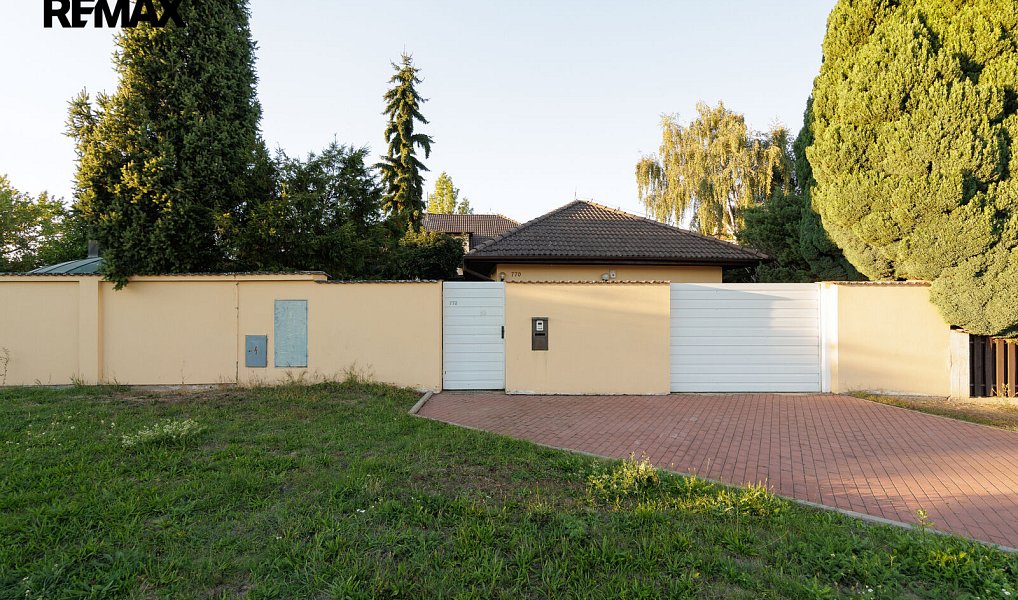 Prodej domu 520 m² s pozemkem 764 m², Roztoky – náhled fotky 7