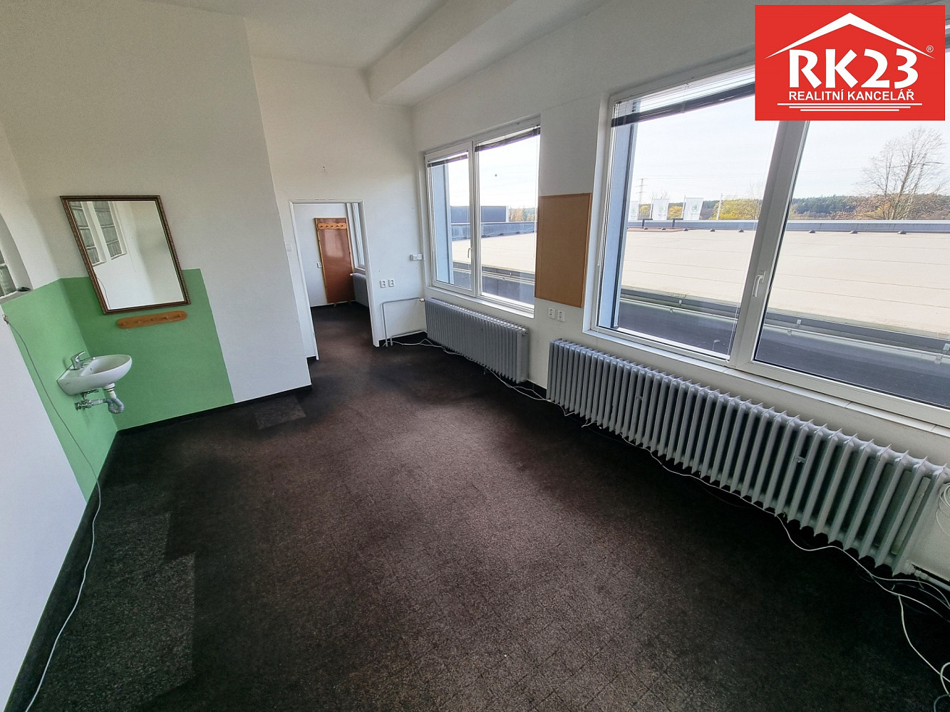 Pronájem kanceláře 39 m² – fotografie 3