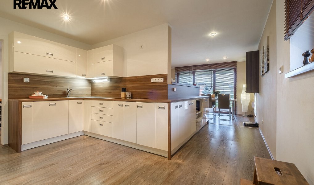 Prodej domu 205 m² s pozemkem 634 m², Smolnice – náhled fotky 7