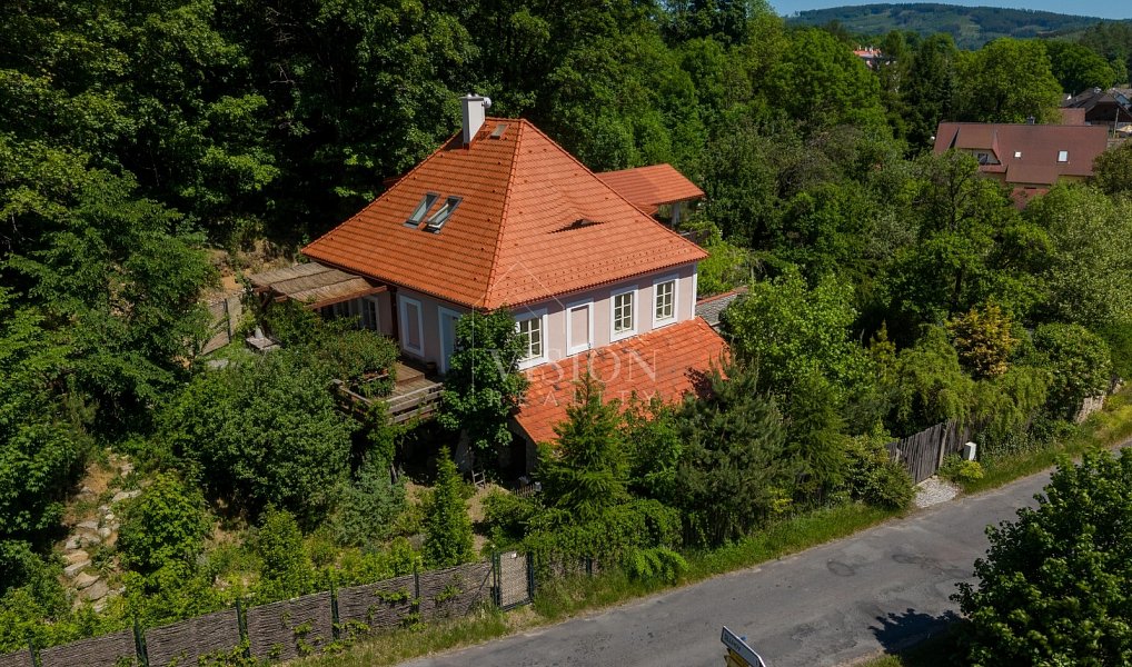Prodej domu 190 m² s pozemkem 1 831 m², Kolinec – náhled fotky 38