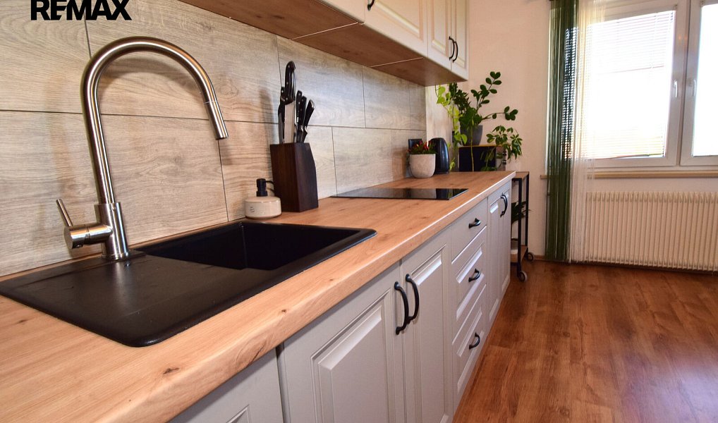 Prodej domu 222 m² s pozemkem 1 115 m², Oslov – náhled fotky 2
