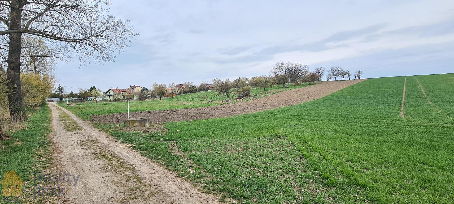 Prodej stavebního pozemku 1 854 m² – fotografie 3