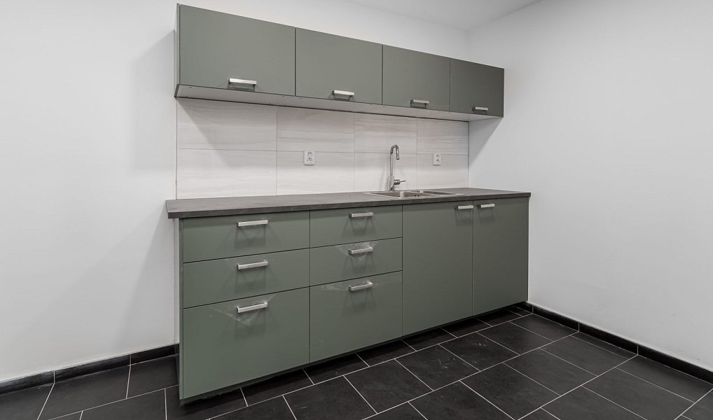 Pronájem kanceláře 530 m², Zdiby – náhled fotky 5