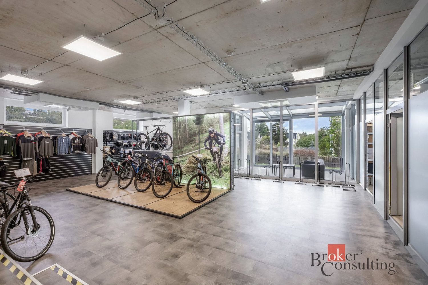 Pronájem obchodních prostor 611 m² – fotografie 4