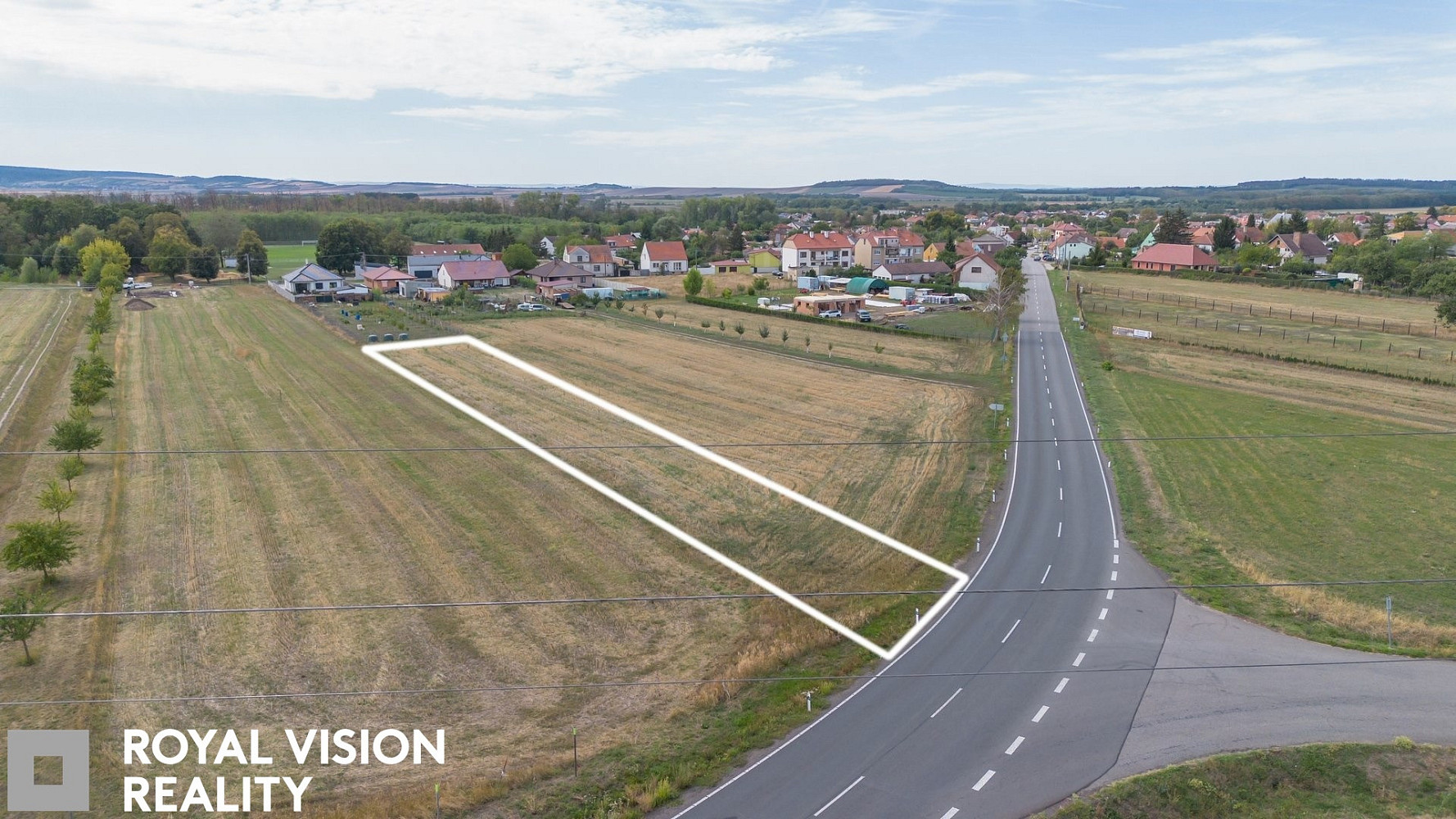 Prodej stavebního pozemku 2 035 m² – fotografie 4