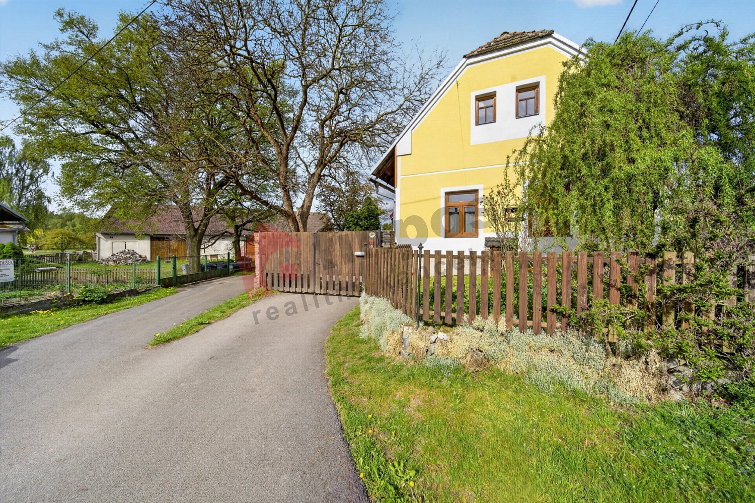 Prodej domu 271 m² s pozemkem 1 077 m²