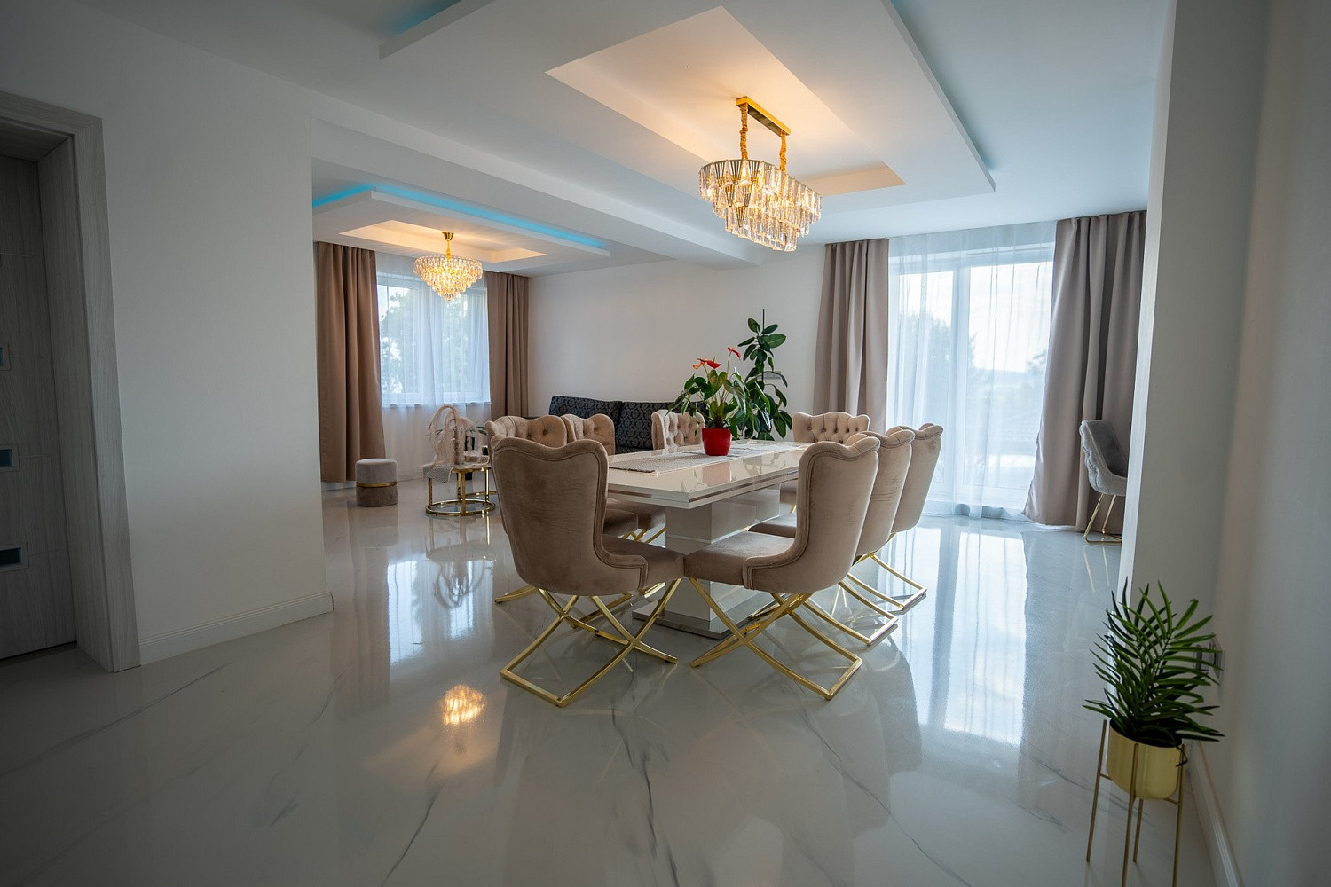 Prodej domu 210 m² s pozemkem 837 m² — photo 2