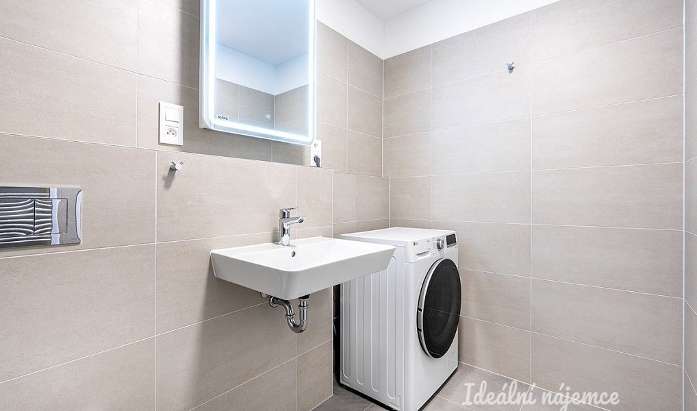 Pronájem bytu 2+kk 50 m², Praha – náhled fotky 9