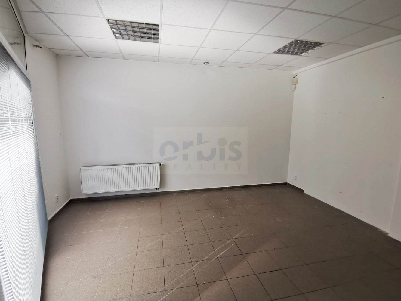 Pronájem obchodních prostor 52 m² – fotografie 3