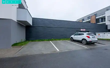 Pronájem venkovního parkovacího stání ul. Věry Pánkové, Olomouc., Věry Pánkové, Olomouc - Nové Sady