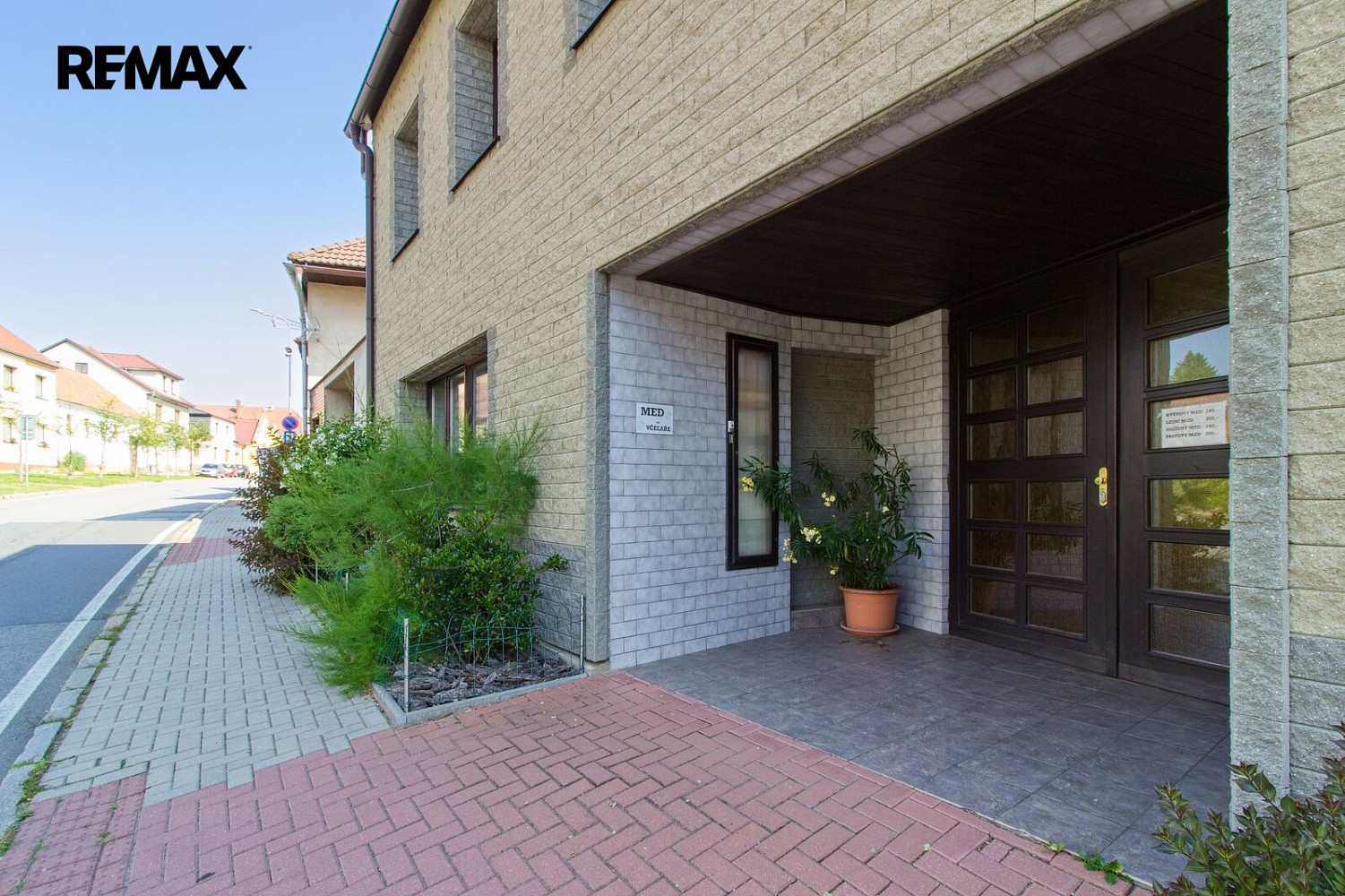 Prodej domu 210 m² s pozemkem 402 m² – fotografie 2