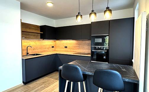 Pronájem bytu 2+kk 71 m², Nad Stráněmi, Zlín