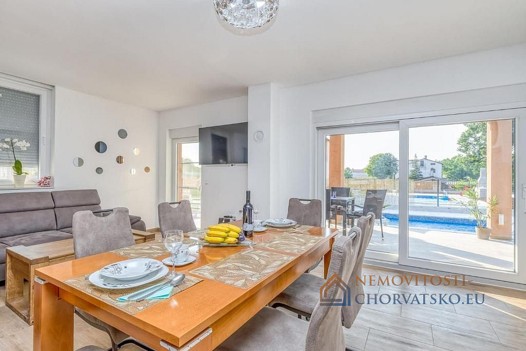 Prodej domu 84 m² s pozemkem 352 m² - Widok 5