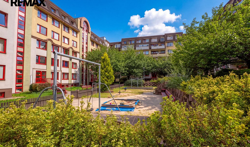 Prodej bytu 3+kk 75 m², Praha – fotka 1 z 56