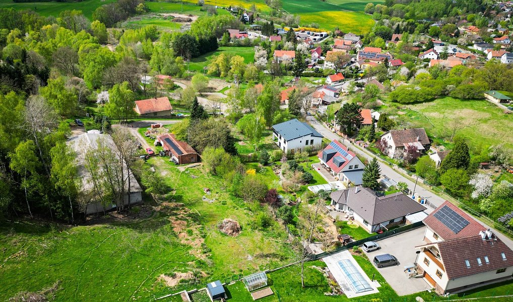Prodej stavebního pozemku 1 878 m², Velké Popovice – náhled fotky 8
