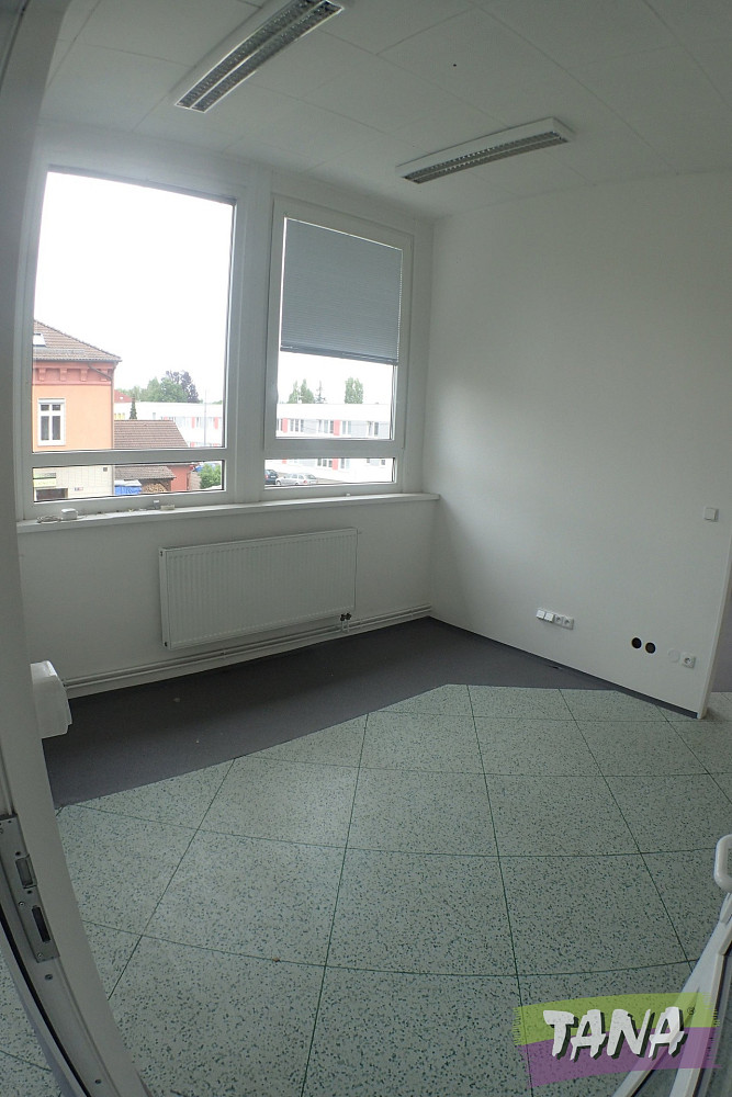 Pronájem kanceláře 36 m² – fotografie 2