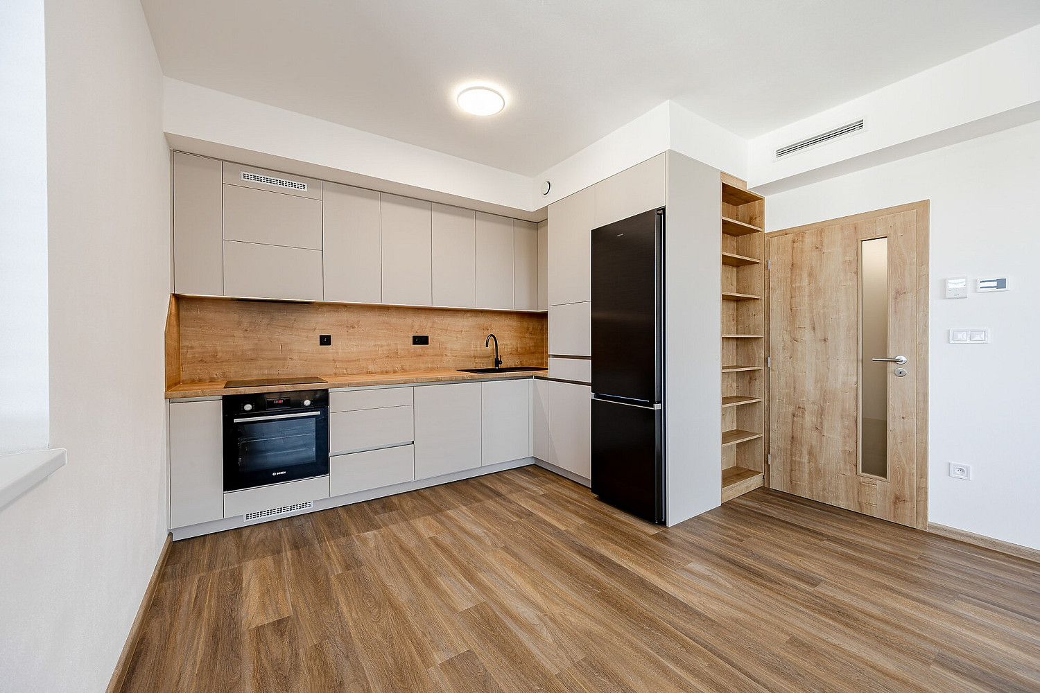 Pronájem bytu 2+kk 54 m² – fotografie 3