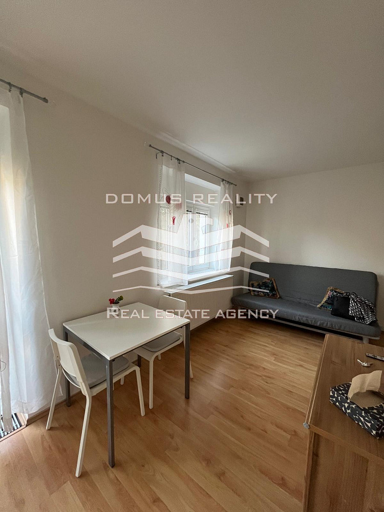 Pronájem bytu 1+1 35 m² — photo 3