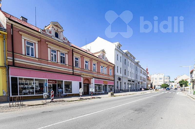 Prodej domu 810 m² s pozemkem 1 349 m² – fotografie 2