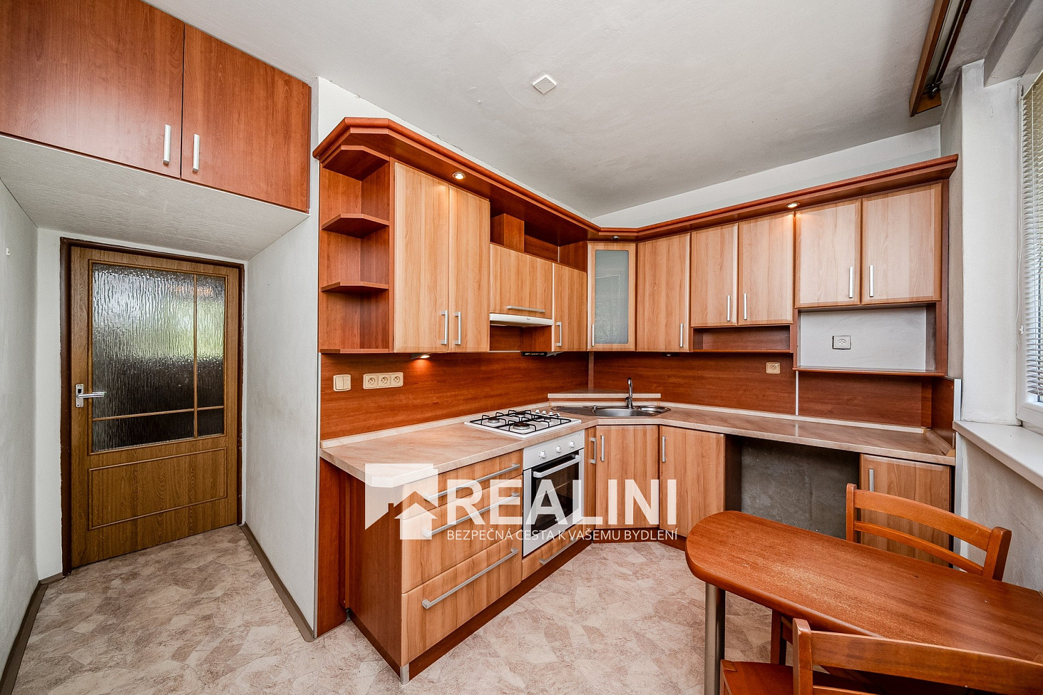 Prodej bytu 3+1 o výměře 74 m² s převodem do osobního vlastnictví v Karviné - Hranicích
