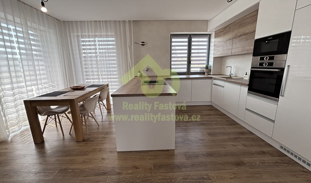 Prodej domu 156 m² s pozemkem 918 m², Lužany – náhled fotky 15