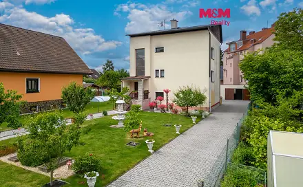 Prodej domu 318 m² s pozemkem 758 m², Antala Staška, Cheb - Háje