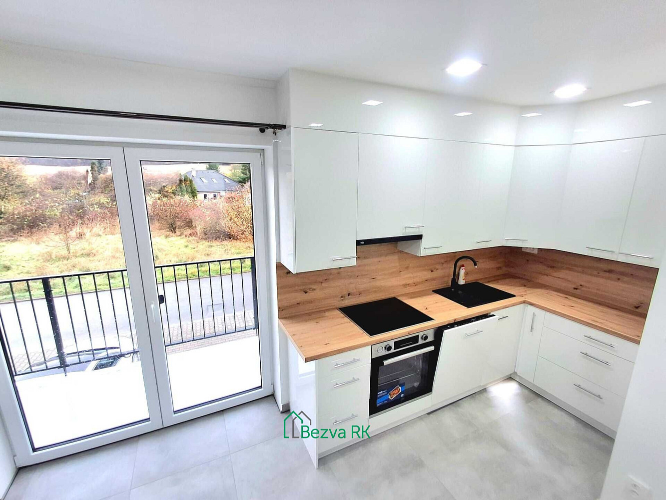 Pronájem bytu 2+kk 48 m² – fotografie 2