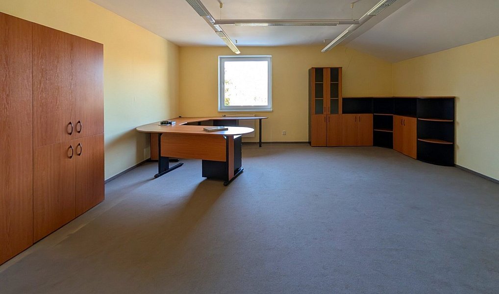 Prodej výrobních prostor 1 500 m², Teplice – náhled fotky 17