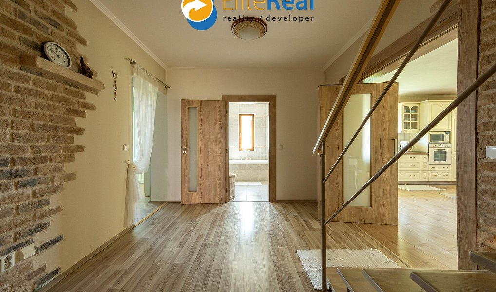Prodej domu 344 m² s pozemkem 2 194 m², Příkazy – náhled fotky 14