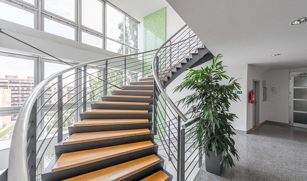 Pronájem kanceláře 213 m², Praha – náhled fotky 9