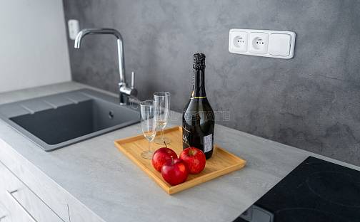 Pronájem bytu 2+kk 47 m², Milánská, Praha 10 - Horní Měcholupy