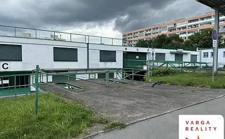 Prodej garáže 18 m2, Praha - Troja