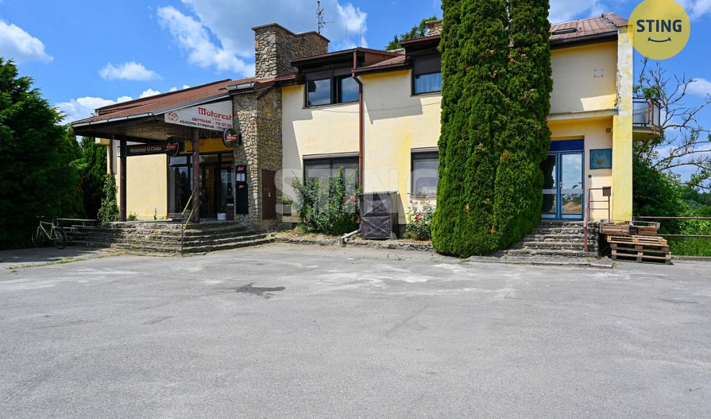 Prodej domu 360 m² s pozemkem 3 443 m², Strážnice – náhled fotky 3