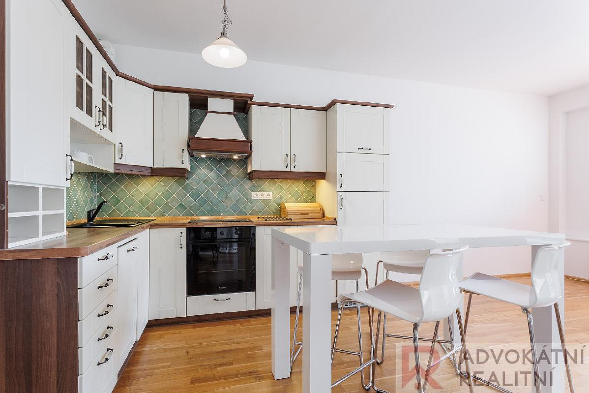 Pronájem bytu 1+kk 35 m² – fotografie 2