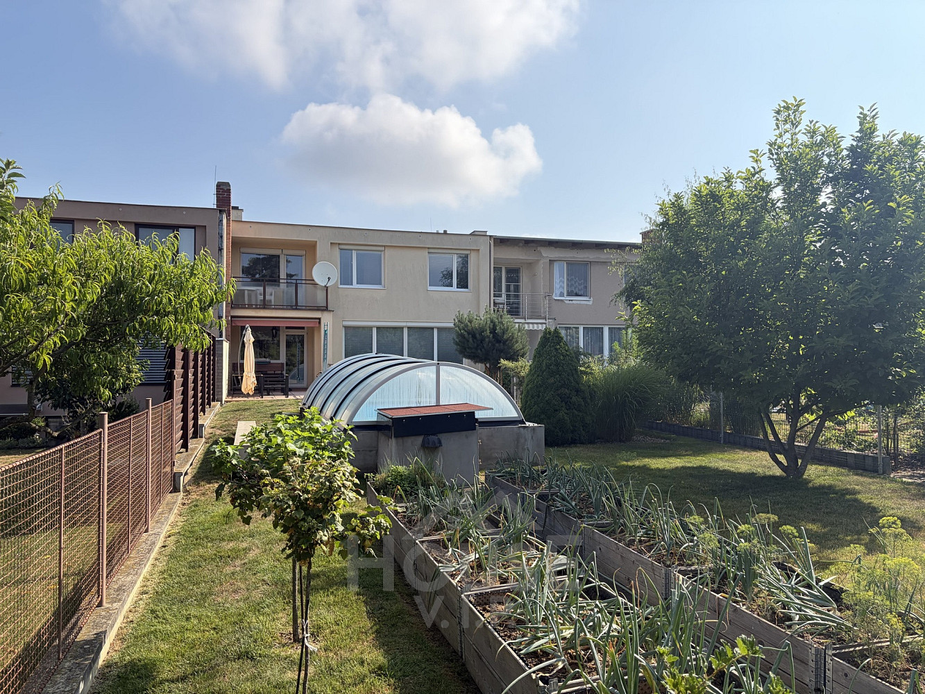 Prodej domu 280 m² s pozemkem 466 m² – fotografie 2